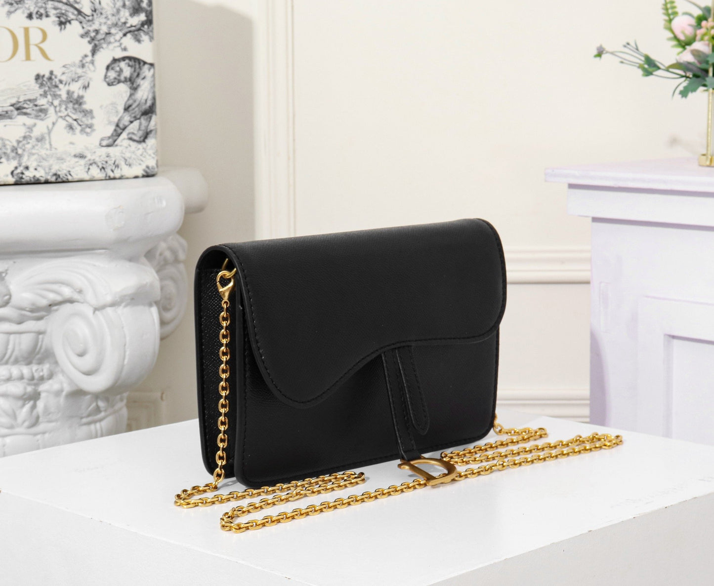 LW - Luxury Handbags DIR 147