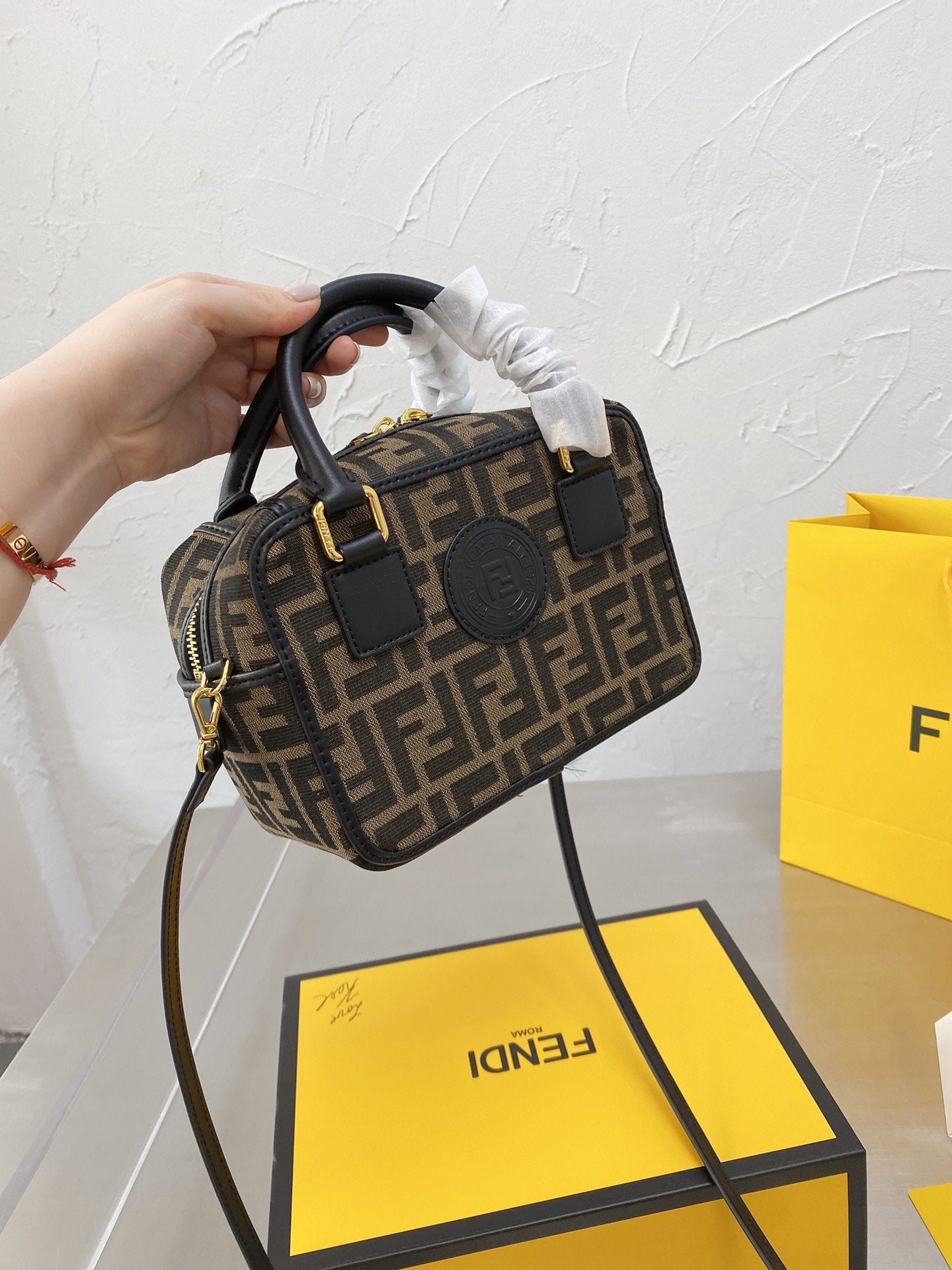 LW - Luxury Handbags FEI 110