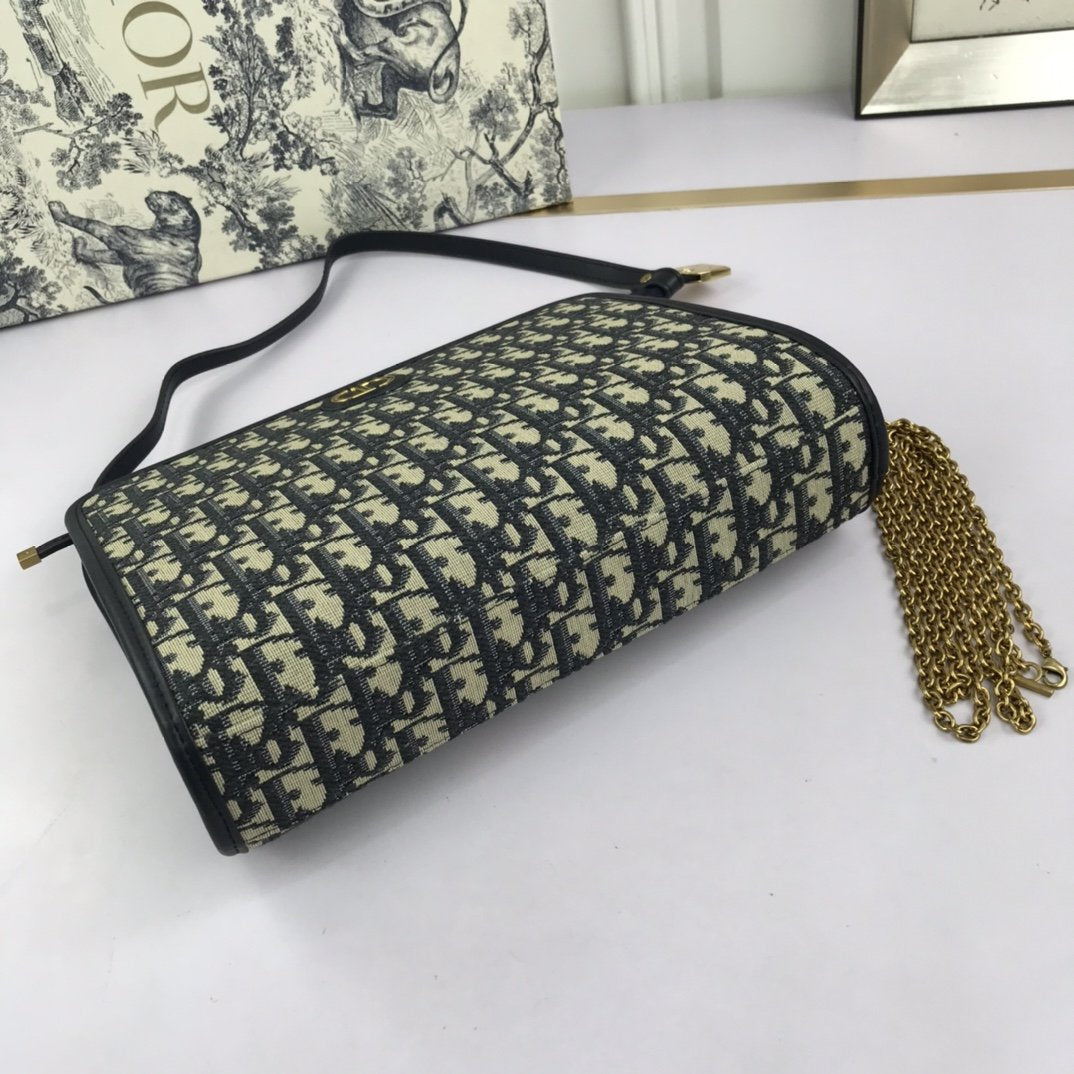 LW - Luxury Handbags DIR 103