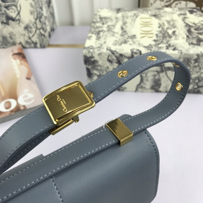 LW - Luxury Handbags DIR 090