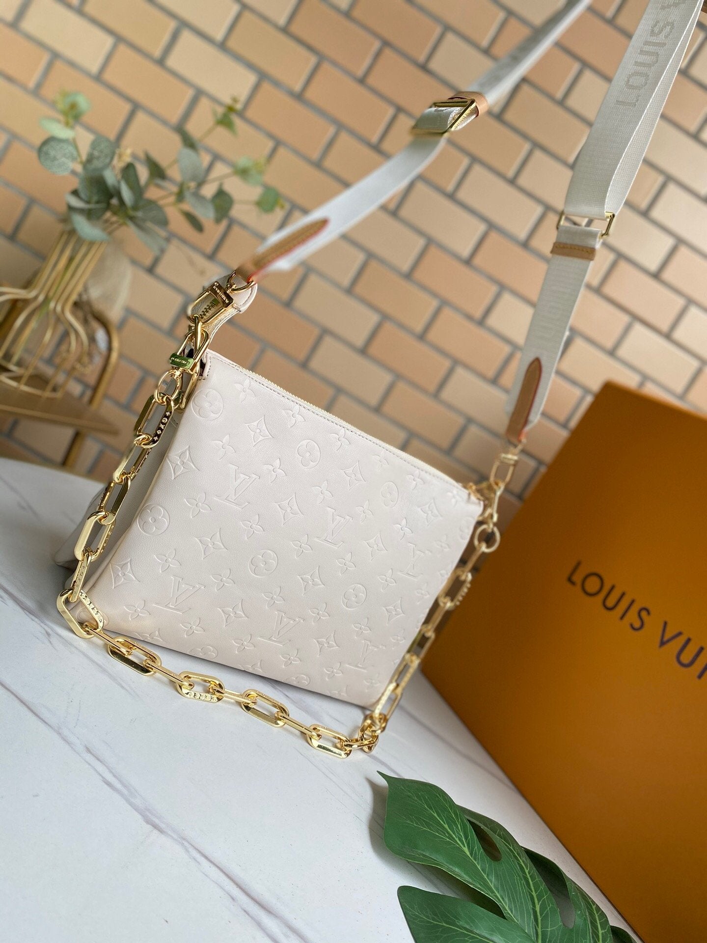 LW - Luxury Handbags LUV 133