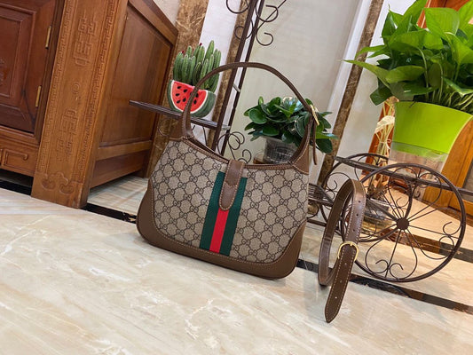 LW - Luxury Handbags GCI 038