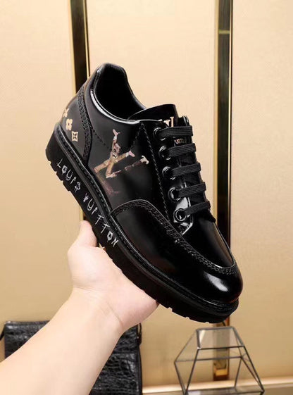 LW - LUV Black Sneaker