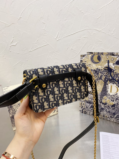 LW - Luxury Handbags DIR 048