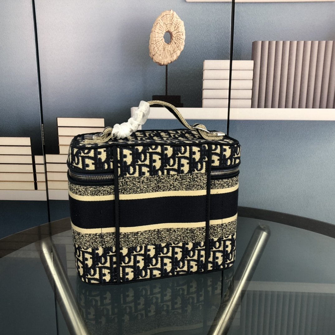 LW - Luxury Handbags DIR 298