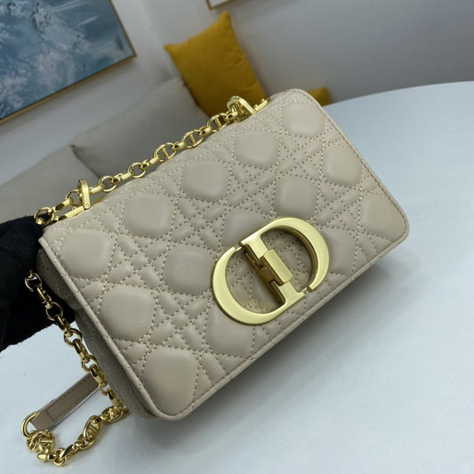 LW - Luxury Handbags DIR 069