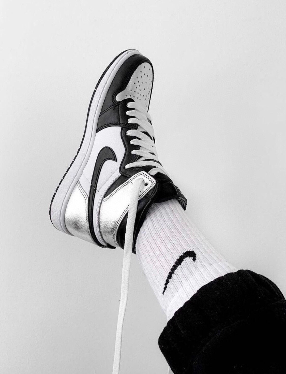 LW - AJ1 High Black Silver