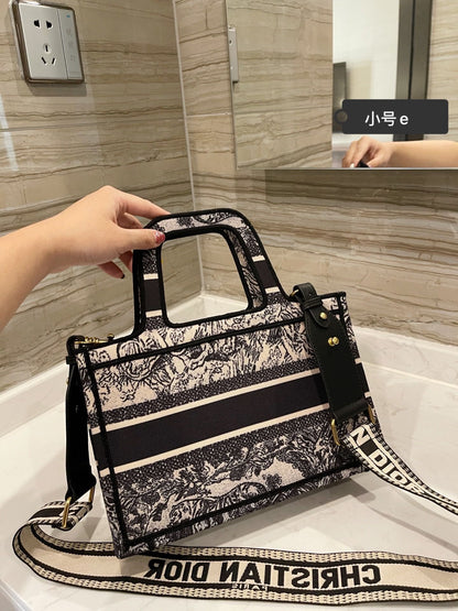 LW - Luxury Handbags DIR 197