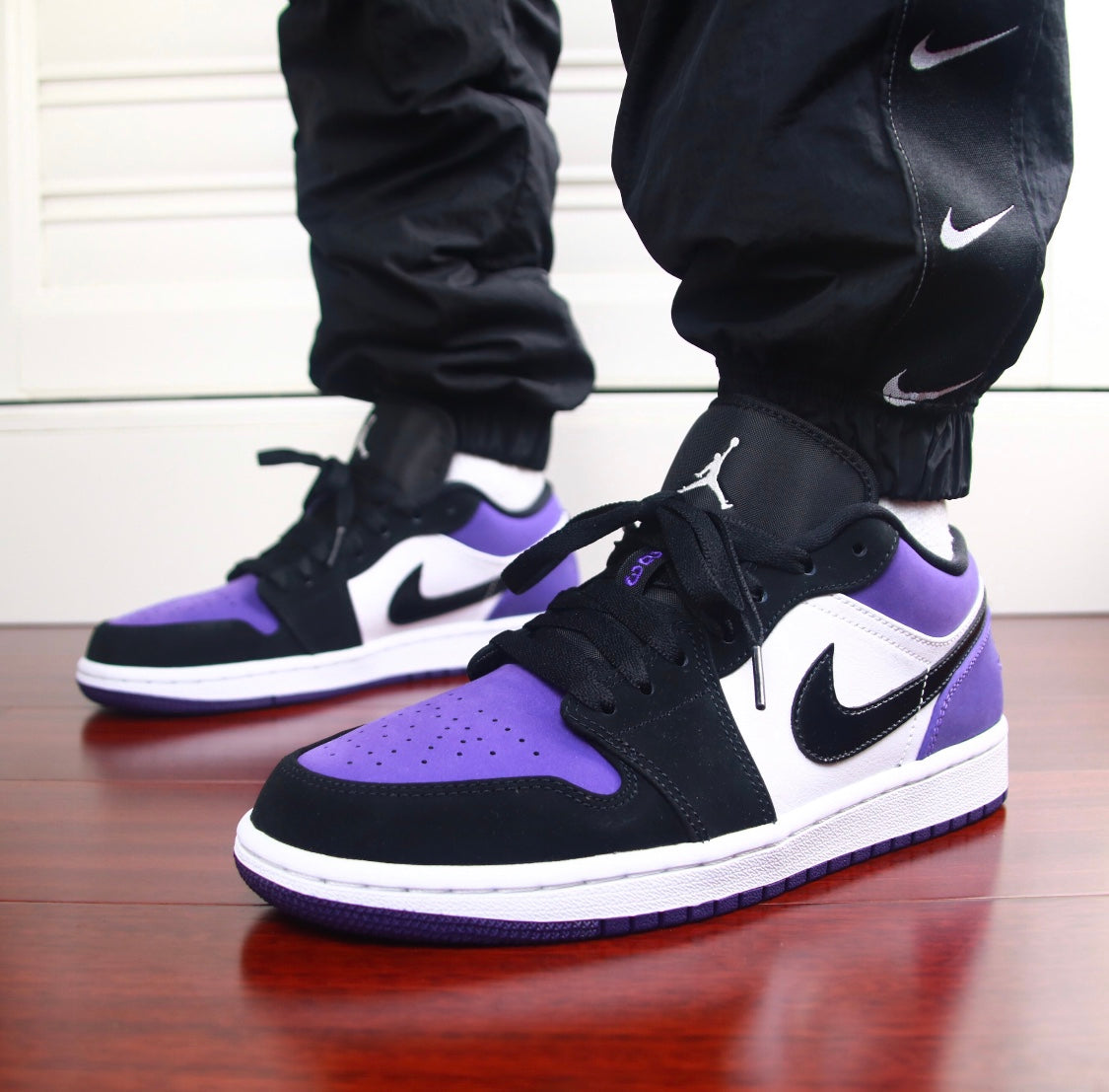 LW - AJ1 black and purple toes