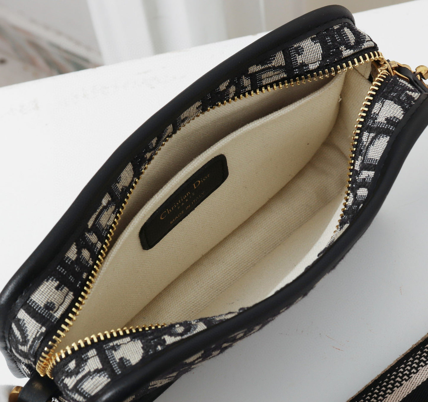 LW - Luxury Handbags DIR 125